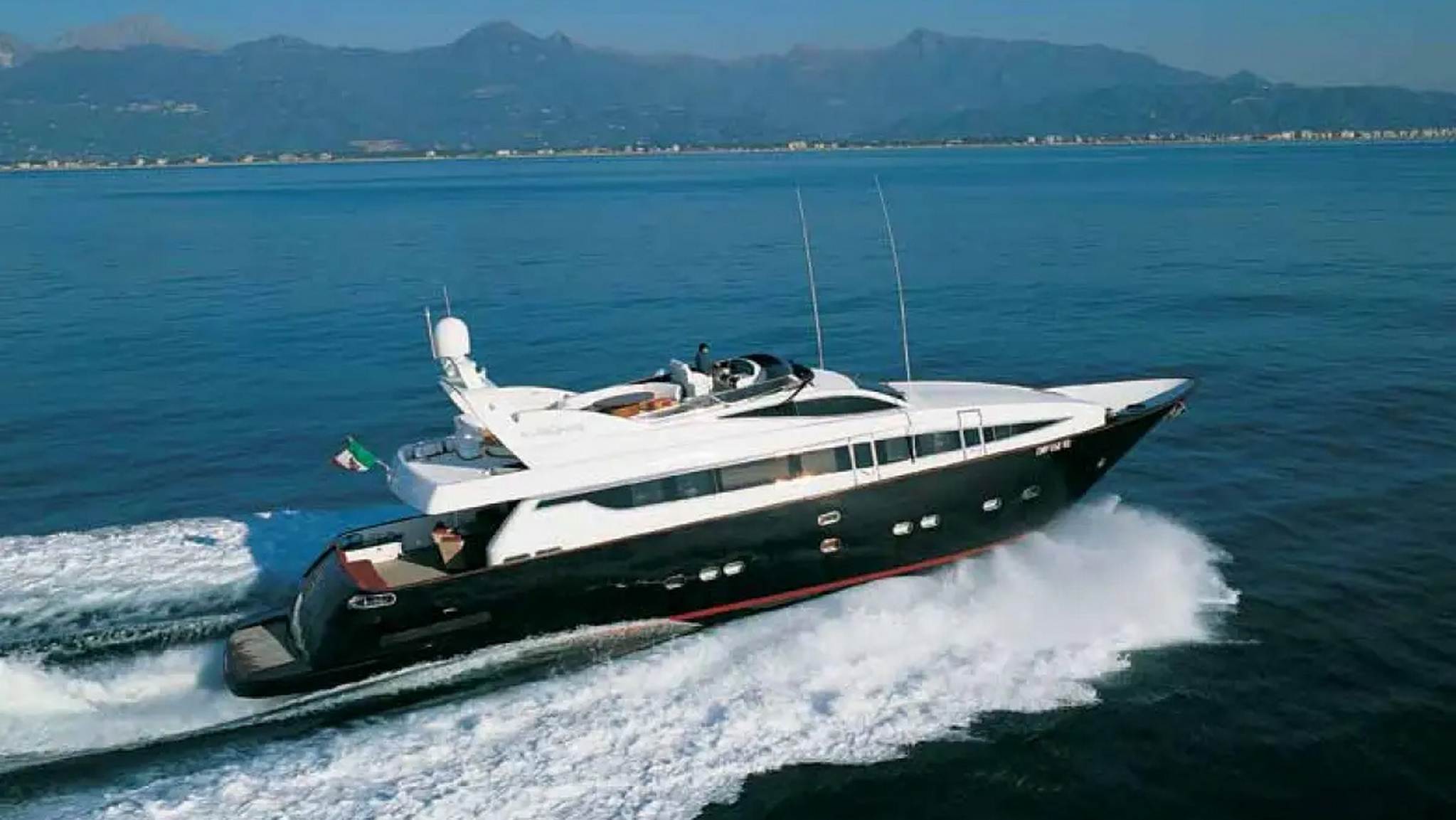 for-rent-yacht-antago-90-in-puerto-banus-marbella-0003