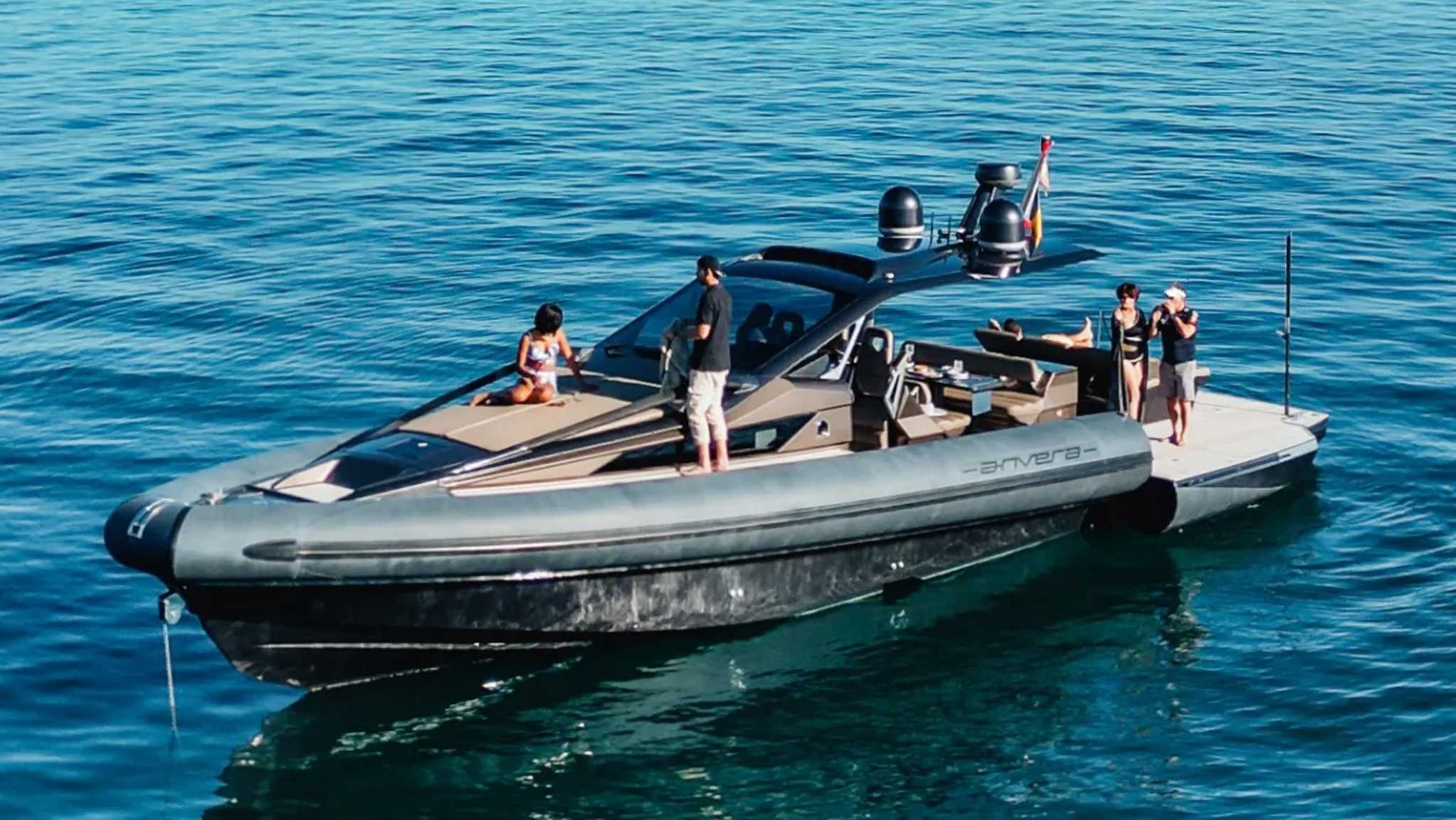 for-rent-yacht-belveder-in-puerto-banus-marbella-0003